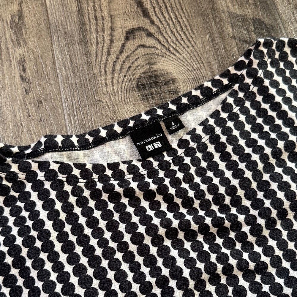 ✨ Uniqlo x Marimekko Monochrome Circle Top – Loose 3/4 Sleeves ✨Size S